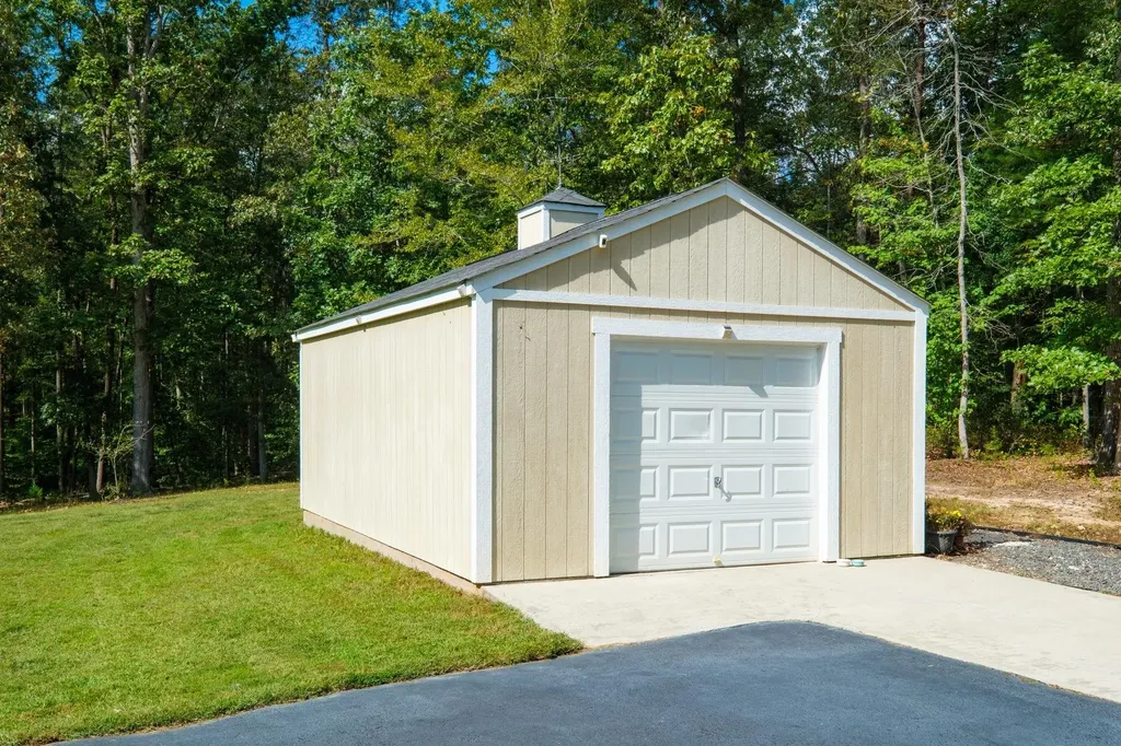 909 Hancock Drive Ruckersville VA 22968