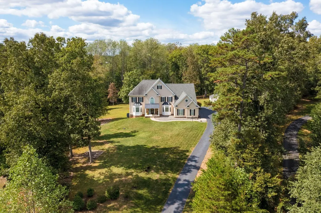 909 Hancock Drive Ruckersville VA 22968