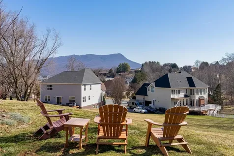 3741 Davis Road Penn Laird VA 22846