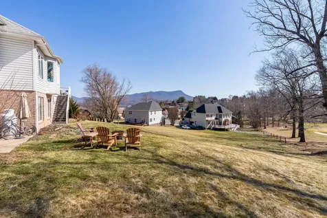 3741 Davis Road Penn Laird VA 22846
