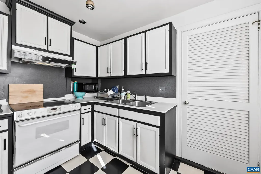 500 Court Square Charlottesville VA 22902
