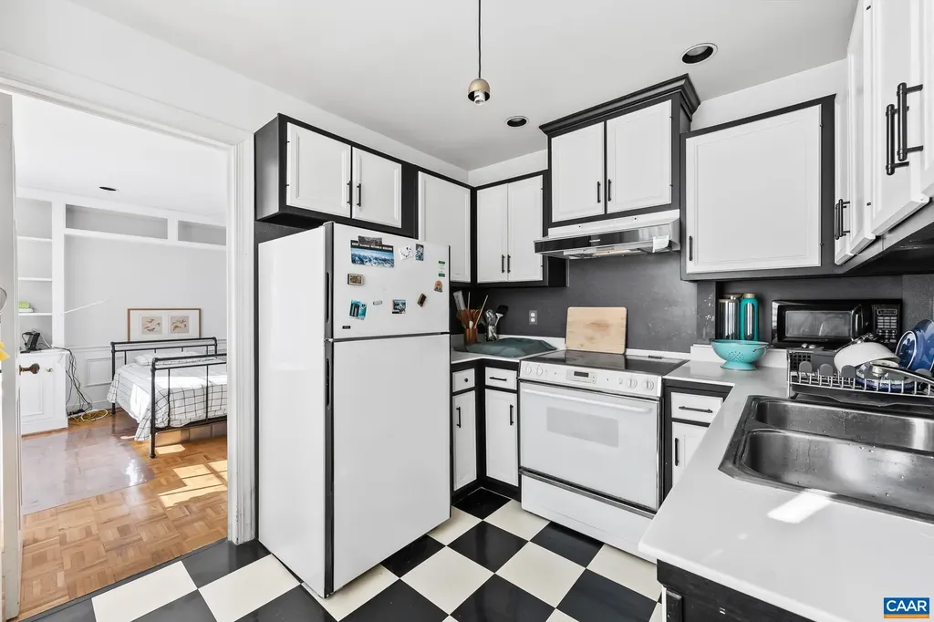 500 Court Square Charlottesville VA 22902
