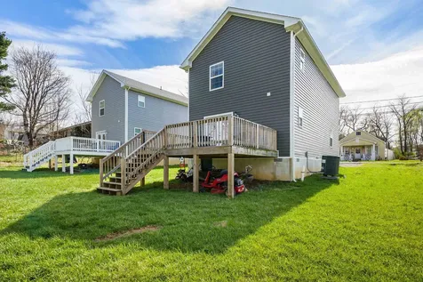 32 Reed Street Fishersville VA 22939