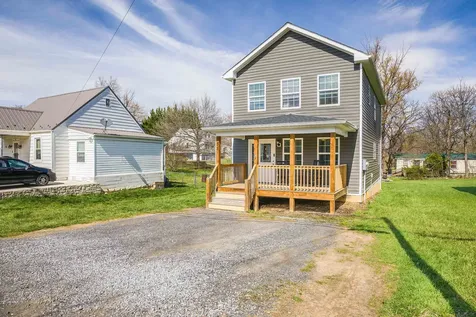 32 Reed Street Fishersville VA 22939