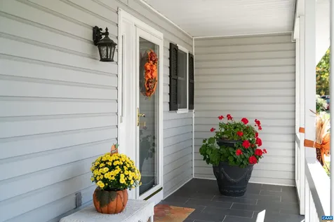 252 Flint Mountain Drive Stuarts Draft VA 24477