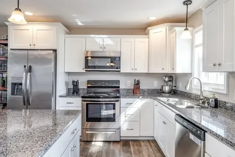 107 8th Street Grottoes VA 24441