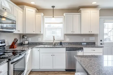 107 8th Street Grottoes VA 24441