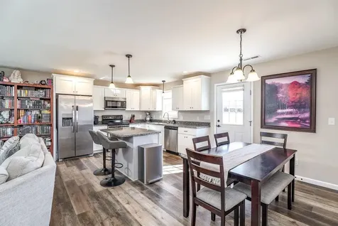 107 8th Street Grottoes VA 24441