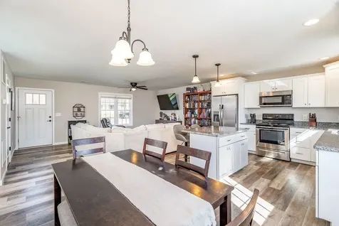 107 8th Street Grottoes VA 24441