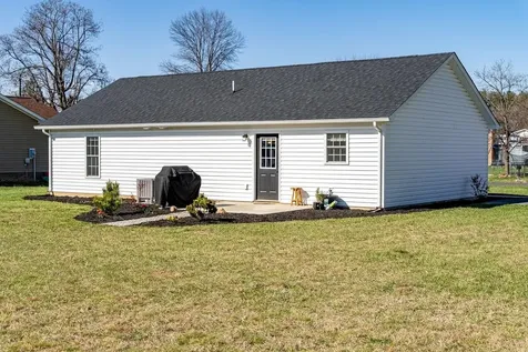 107 8th Street Grottoes VA 24441