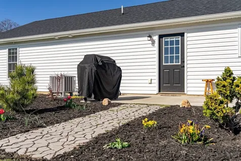 107 8th Street Grottoes VA 24441