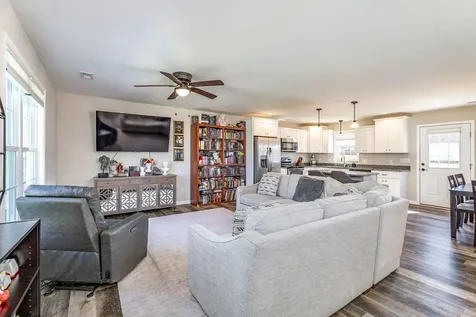 107 8th Street Grottoes VA 24441