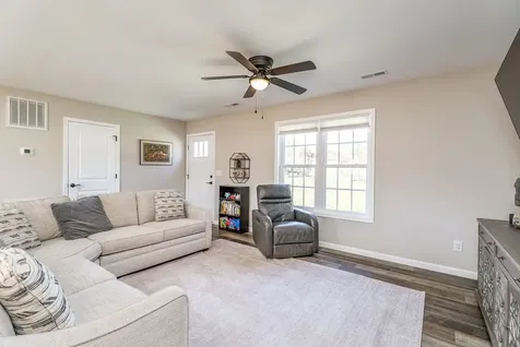 107 8th Street Grottoes VA 24441