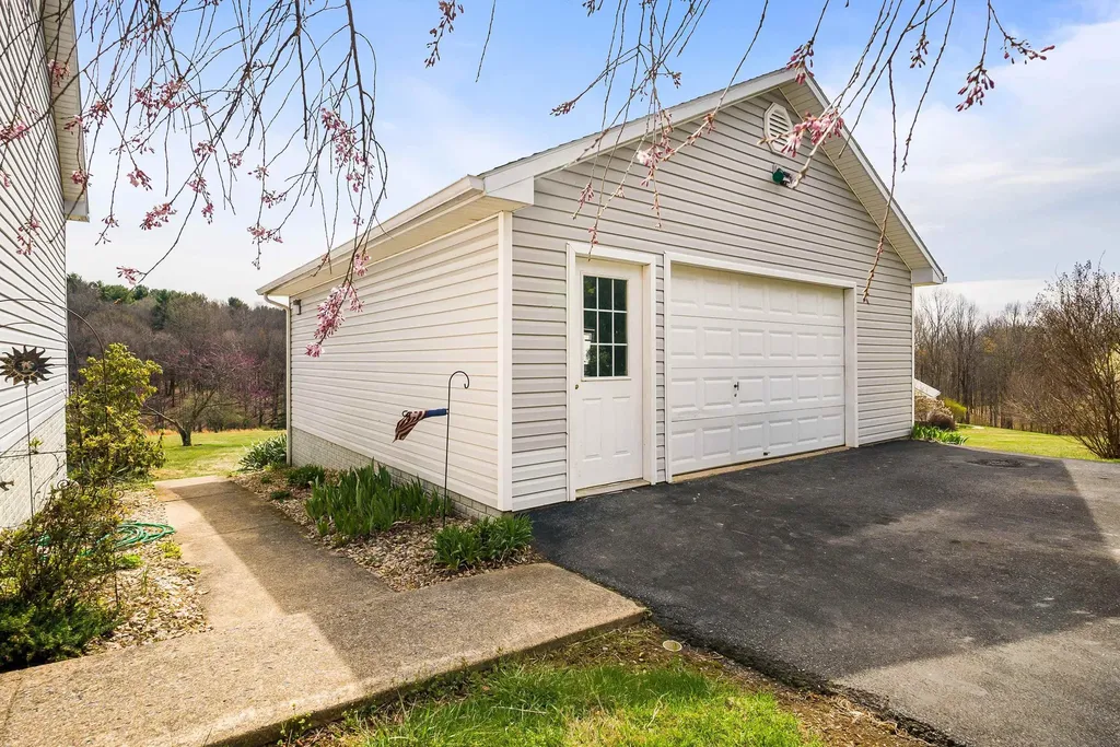 259 Taliaferro Drive Churchville VA 24421