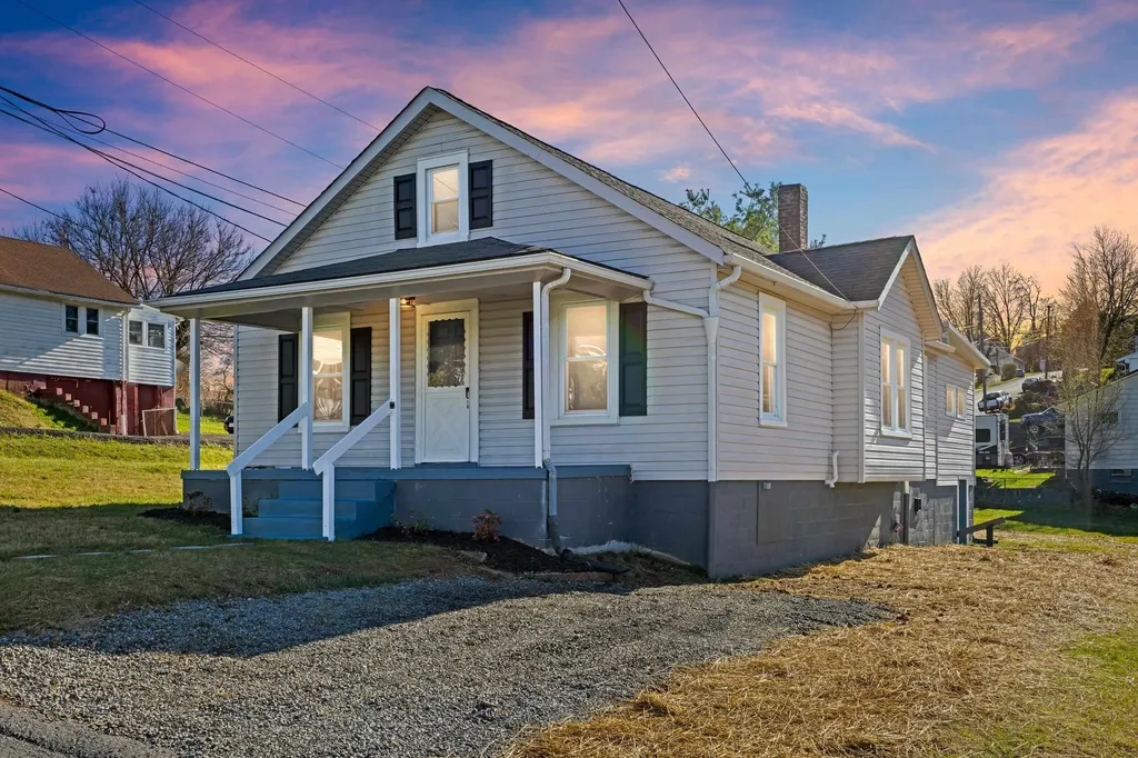 16 Mulberry Street Staunton VA 24401