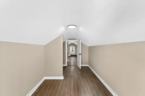 16 Mulberry Street Staunton VA 24401