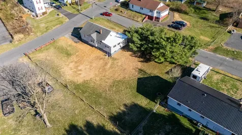 16 Mulberry Street Staunton VA 24401