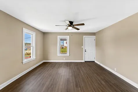 16 Mulberry Street Staunton VA 24401