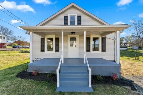 16 Mulberry Street Staunton VA 24401