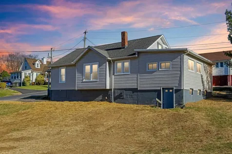 16 Mulberry Street Staunton VA 24401