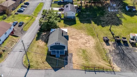 16 Mulberry Street Staunton VA 24401