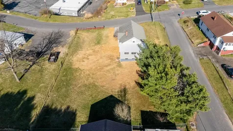 16 Mulberry Street Staunton VA 24401