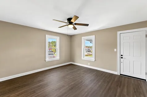 16 Mulberry Street Staunton VA 24401