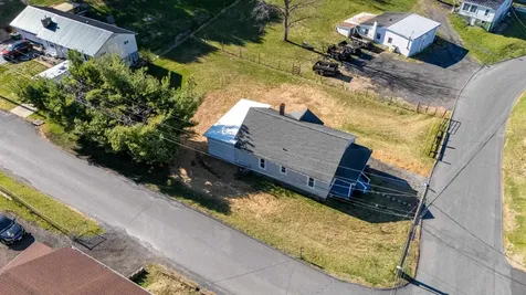 16 Mulberry Street Staunton VA 24401