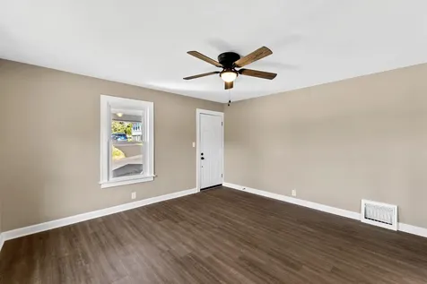 16 Mulberry Street Staunton VA 24401