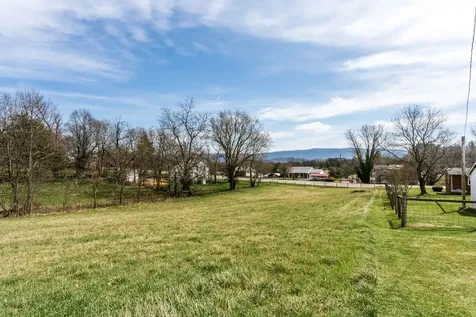 8635 North Valley Pike Rockingham VA 22802