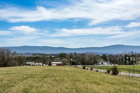 8635 North Valley Pike Rockingham VA 22802