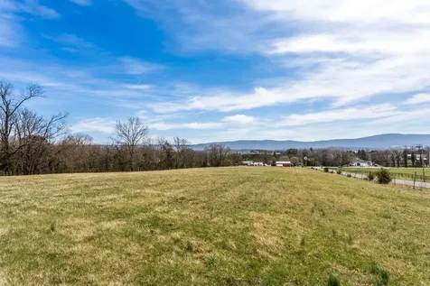 8635 North Valley Pike Rockingham VA 22802