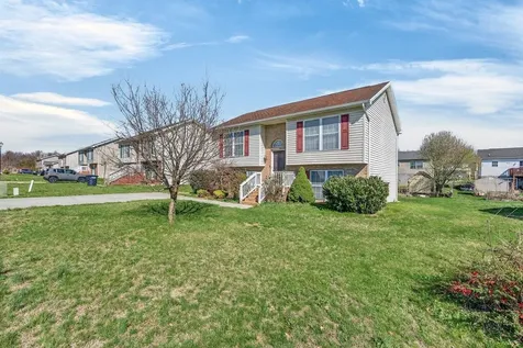 1390 Stonechris Drive Harrisonburg VA 22802