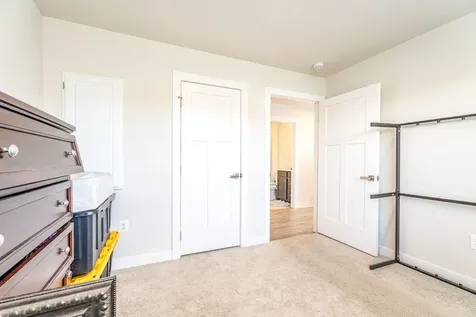 17 South Peak Drive Mcgaheysville VA 22840