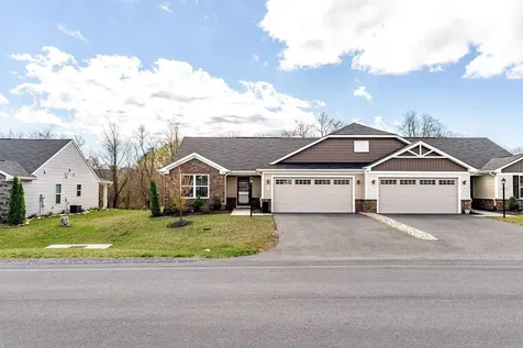 17 South Peak Drive Mcgaheysville VA 22840