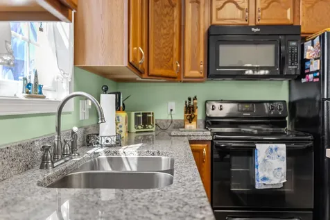 809 Carson Circle Grottoes VA 24441