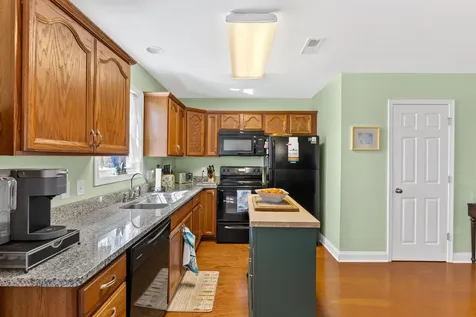 809 Carson Circle Grottoes VA 24441