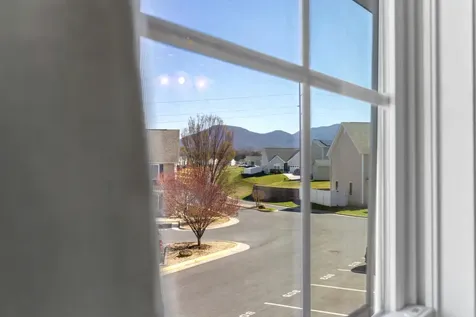 809 Carson Circle Grottoes VA 24441