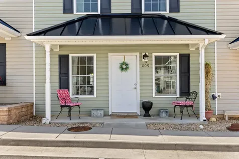 809 Carson Circle Grottoes VA 24441