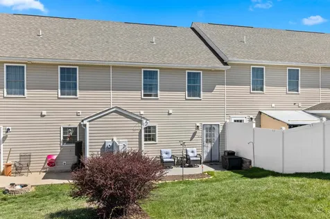 809 Carson Circle Grottoes VA 24441