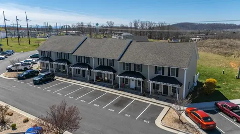 809 Carson Circle Grottoes VA 24441
