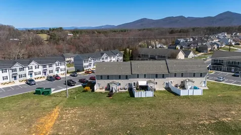 809 Carson Circle Grottoes VA 24441