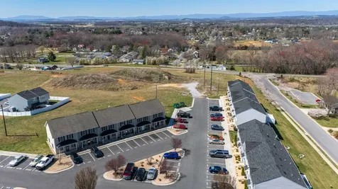 809 Carson Circle Grottoes VA 24441