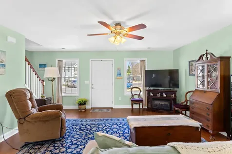 809 Carson Circle Grottoes VA 24441