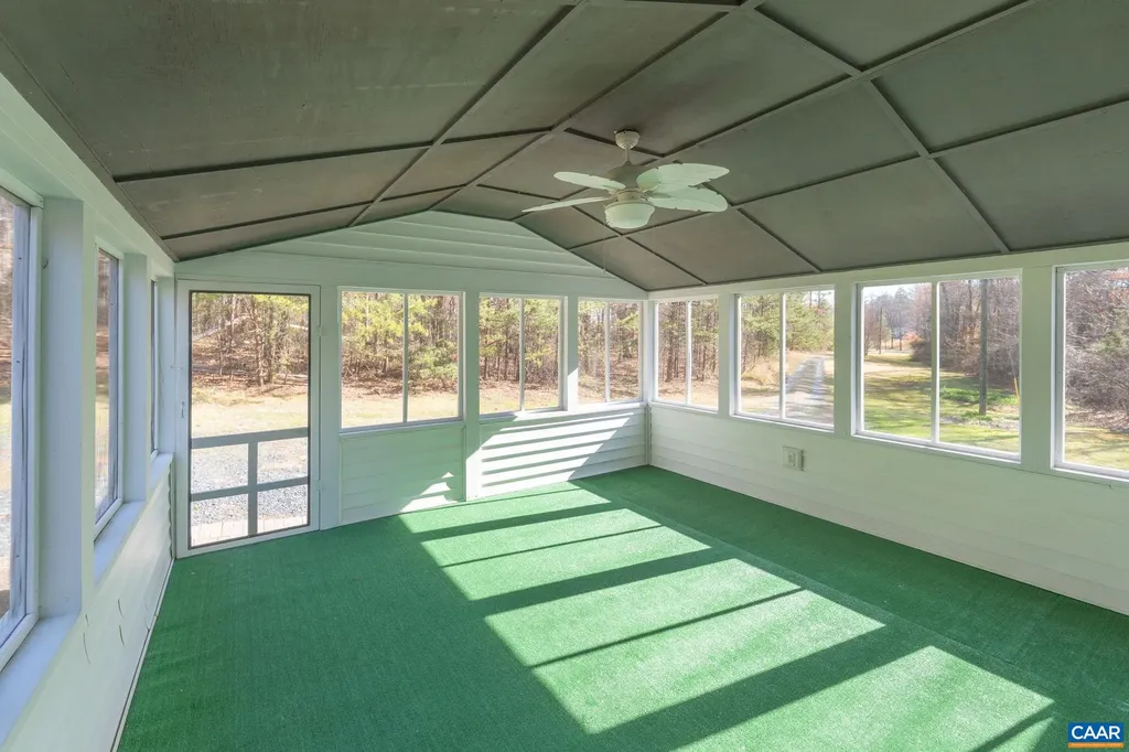 11527 Constitution Route S Scottsville VA 24590
