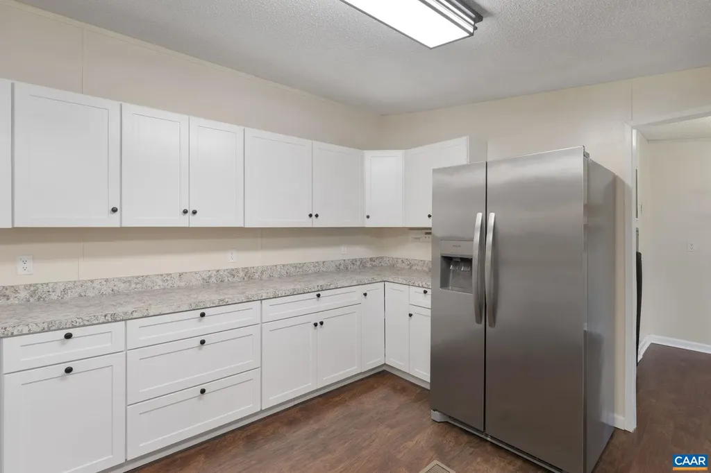 11527 Constitution Route S Scottsville VA 24590