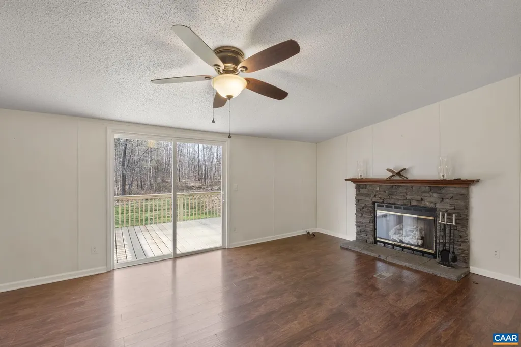 11527 Constitution Route S Scottsville VA 24590