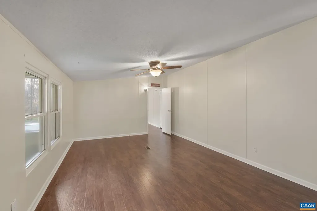 11527 Constitution Route S Scottsville VA 24590