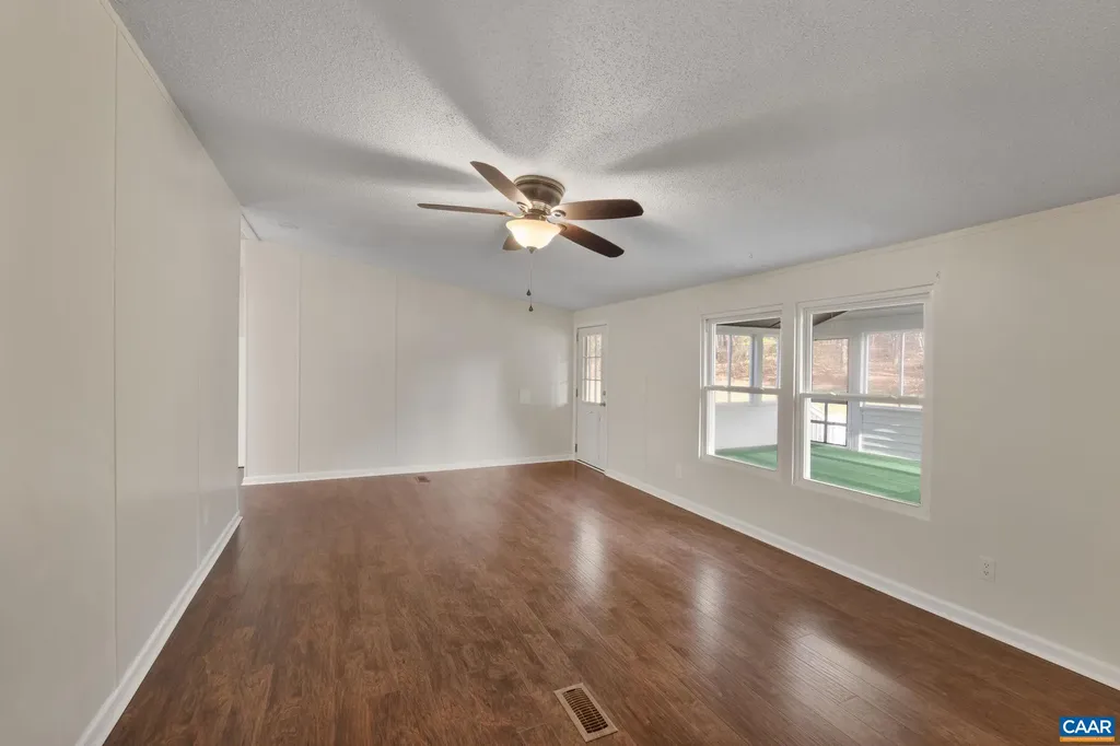 11527 Constitution Route S Scottsville VA 24590