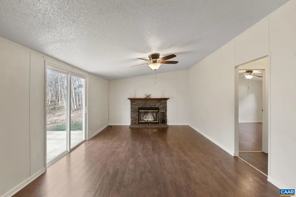 11527 Constitution Route S Scottsville VA 24590